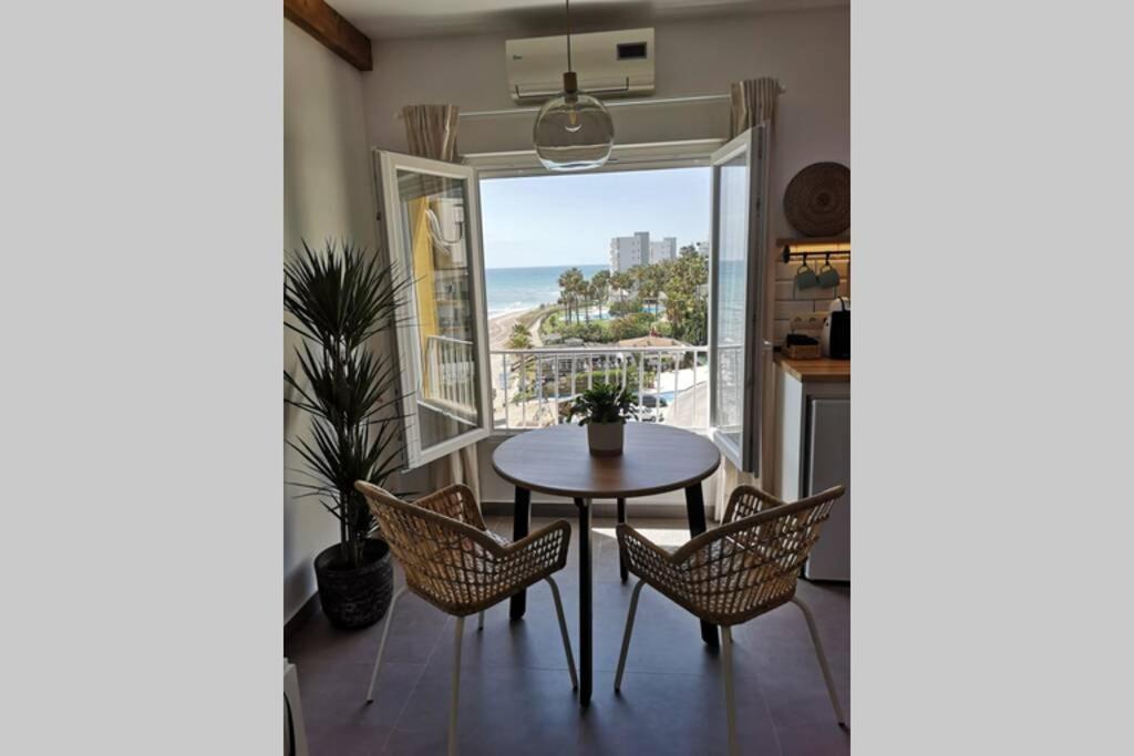 Beachfront Apartment Near Marbella Sitio de Calahonda Luaran gambar