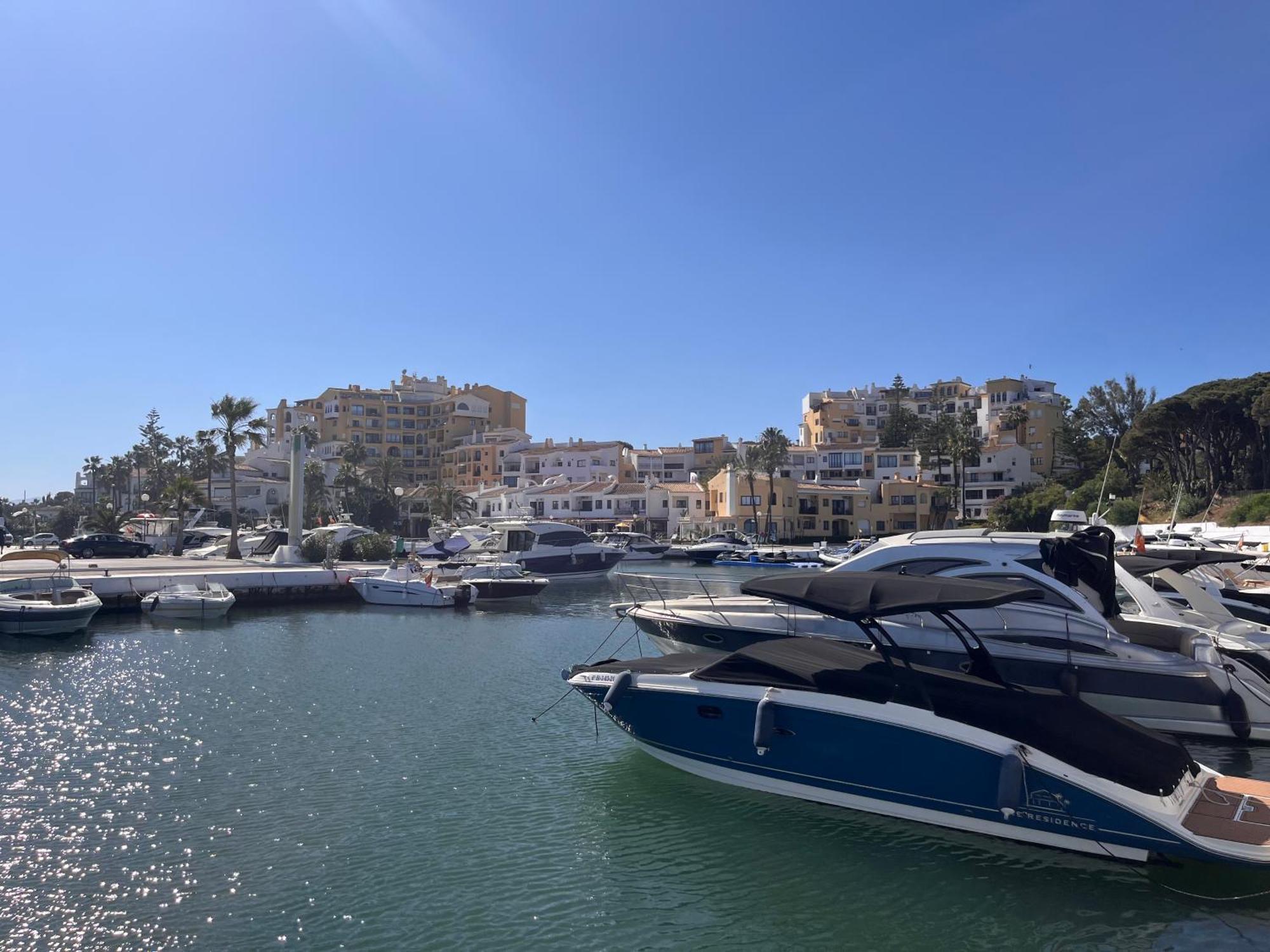 Beachfront Apartment Near Marbella Sitio de Calahonda Luaran gambar